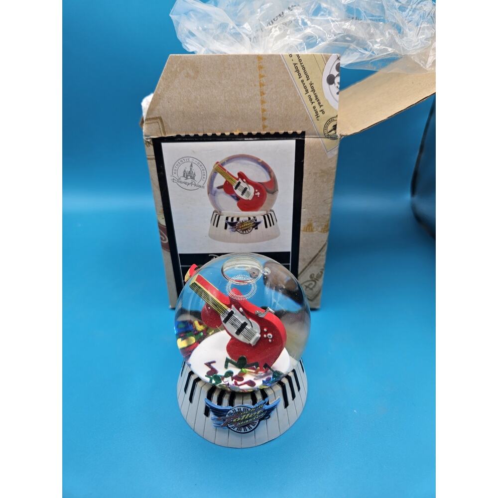 DISNEY PARKS MGM HOLLYWOOD STUDIO ROCK'N'ROLLER COASTER AEROSMITH MINI SNOWGLOBE
